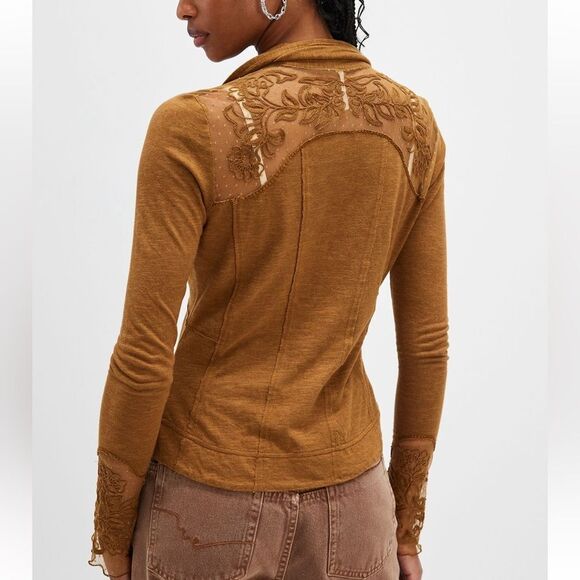 Free People Rosebud Cuff Top in Tobacco - Picture 3 of 7